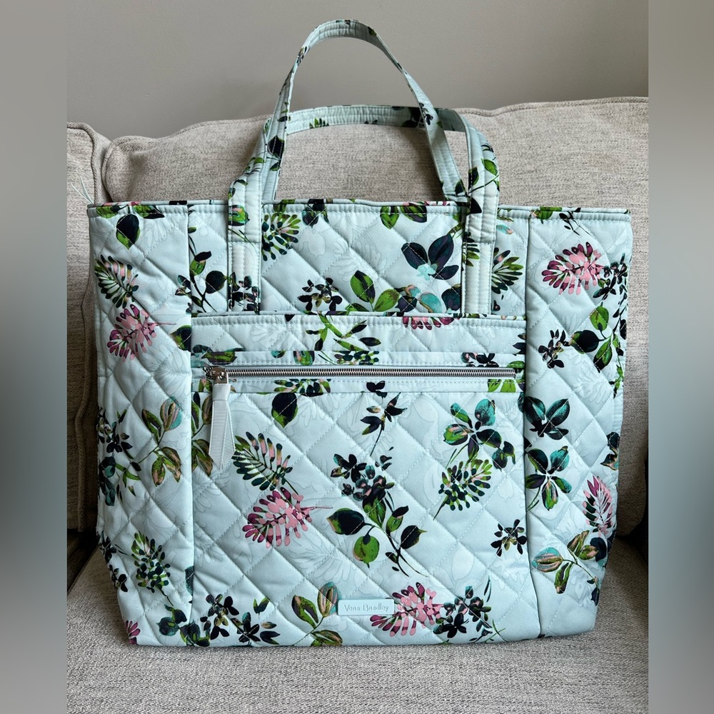 Vera Bradley Large Vera Tote in Seawater Blooms Performance Twill